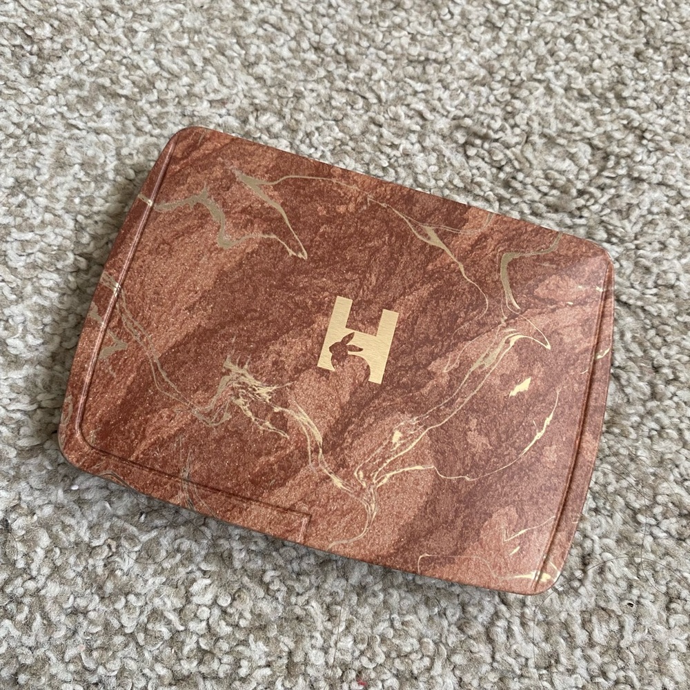 Hourglass ambient lighting edit- universe I looked edition